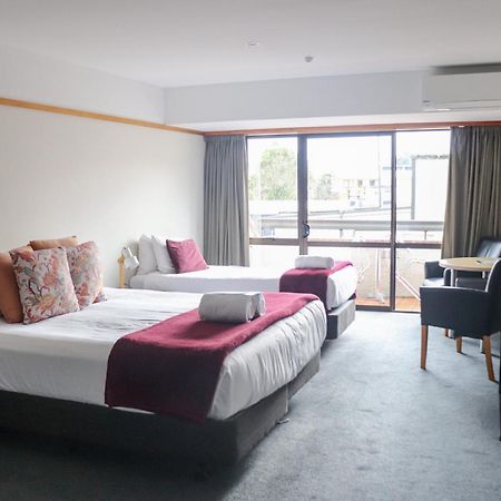 נלסון The Beachcomber Hotel מראה חיצוני תמונה