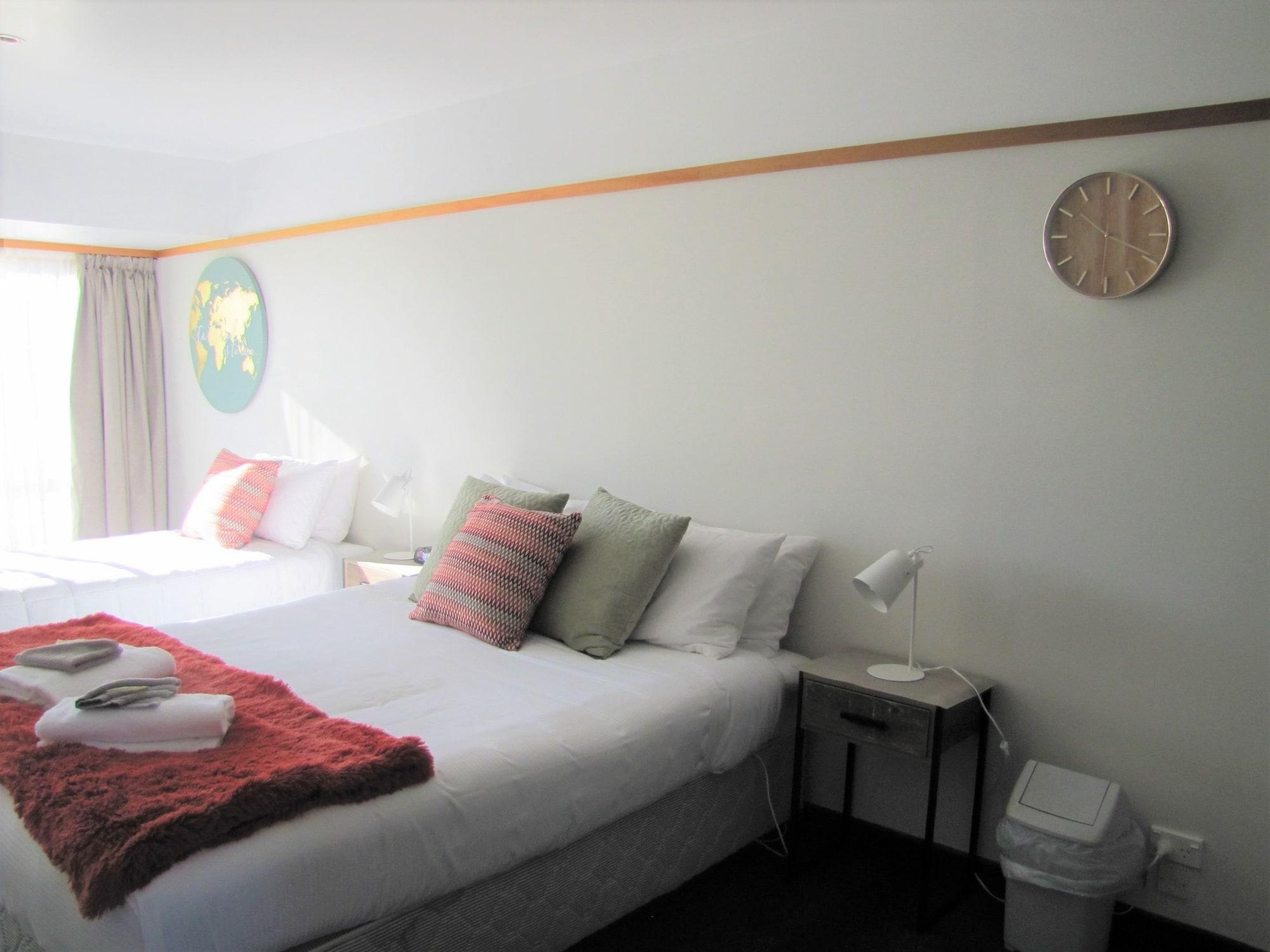 נלסון The Beachcomber Hotel מראה חיצוני תמונה