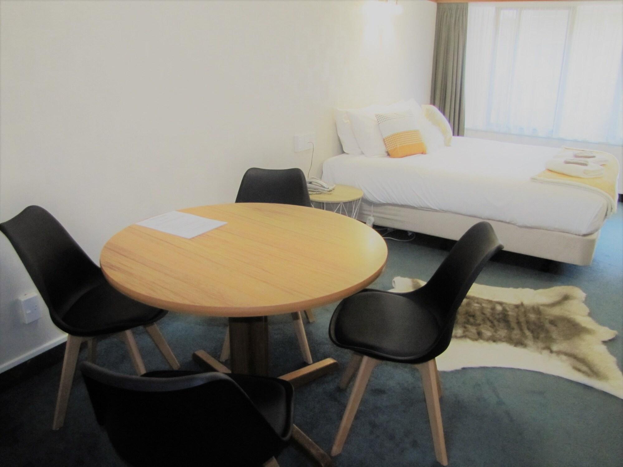 נלסון The Beachcomber Hotel מראה חיצוני תמונה