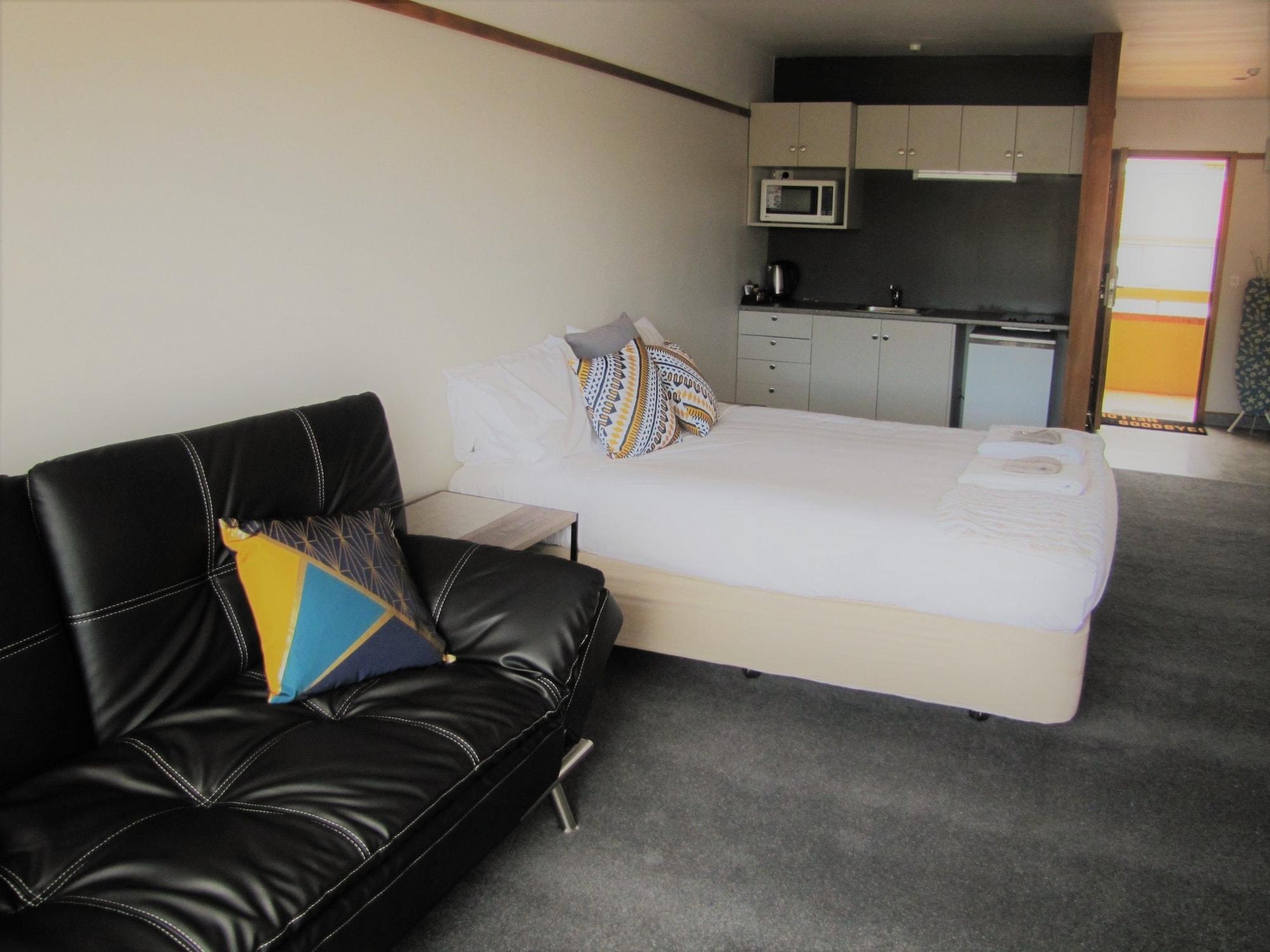 נלסון The Beachcomber Hotel מראה חיצוני תמונה