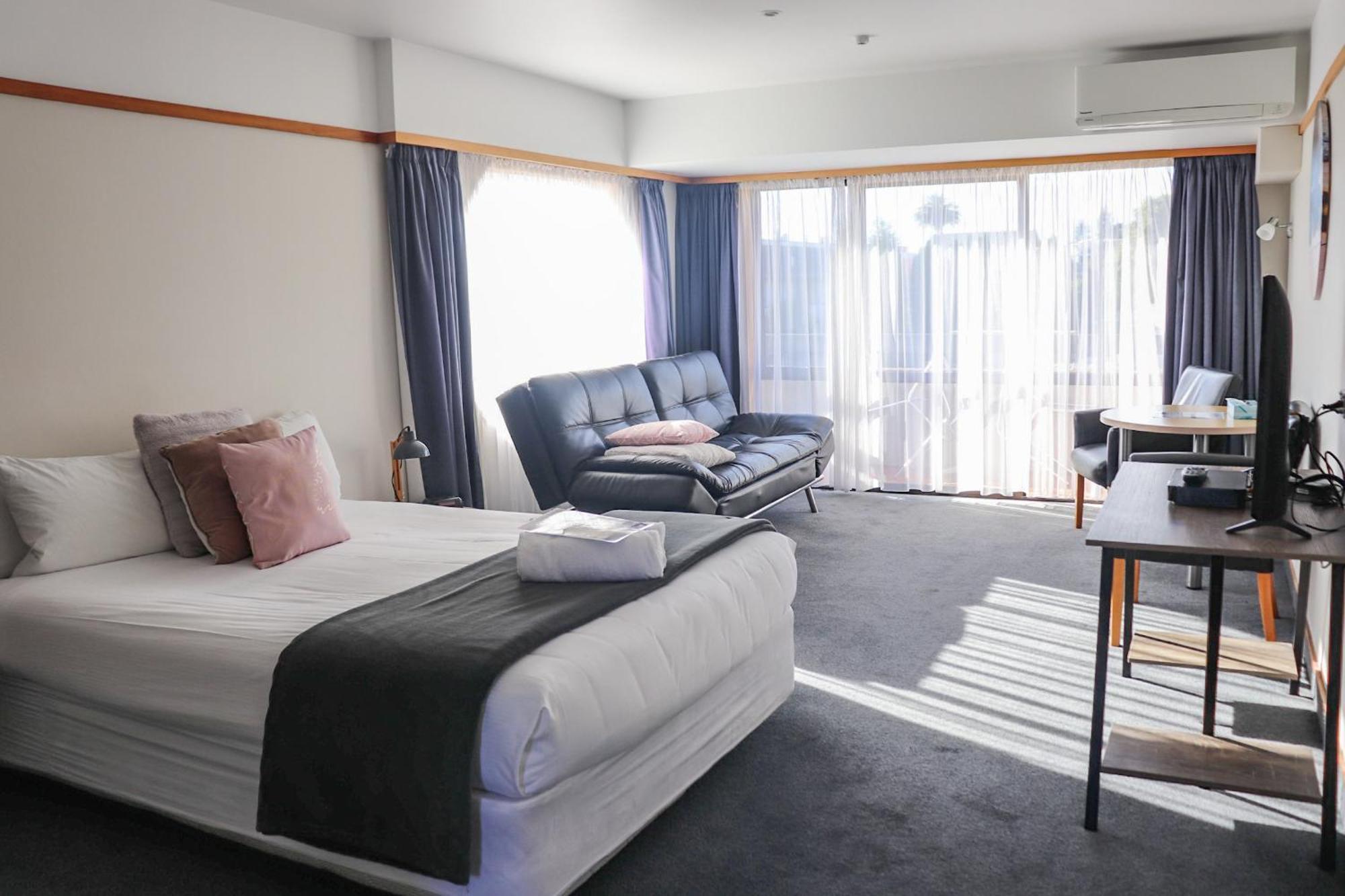 נלסון The Beachcomber Hotel מראה חיצוני תמונה