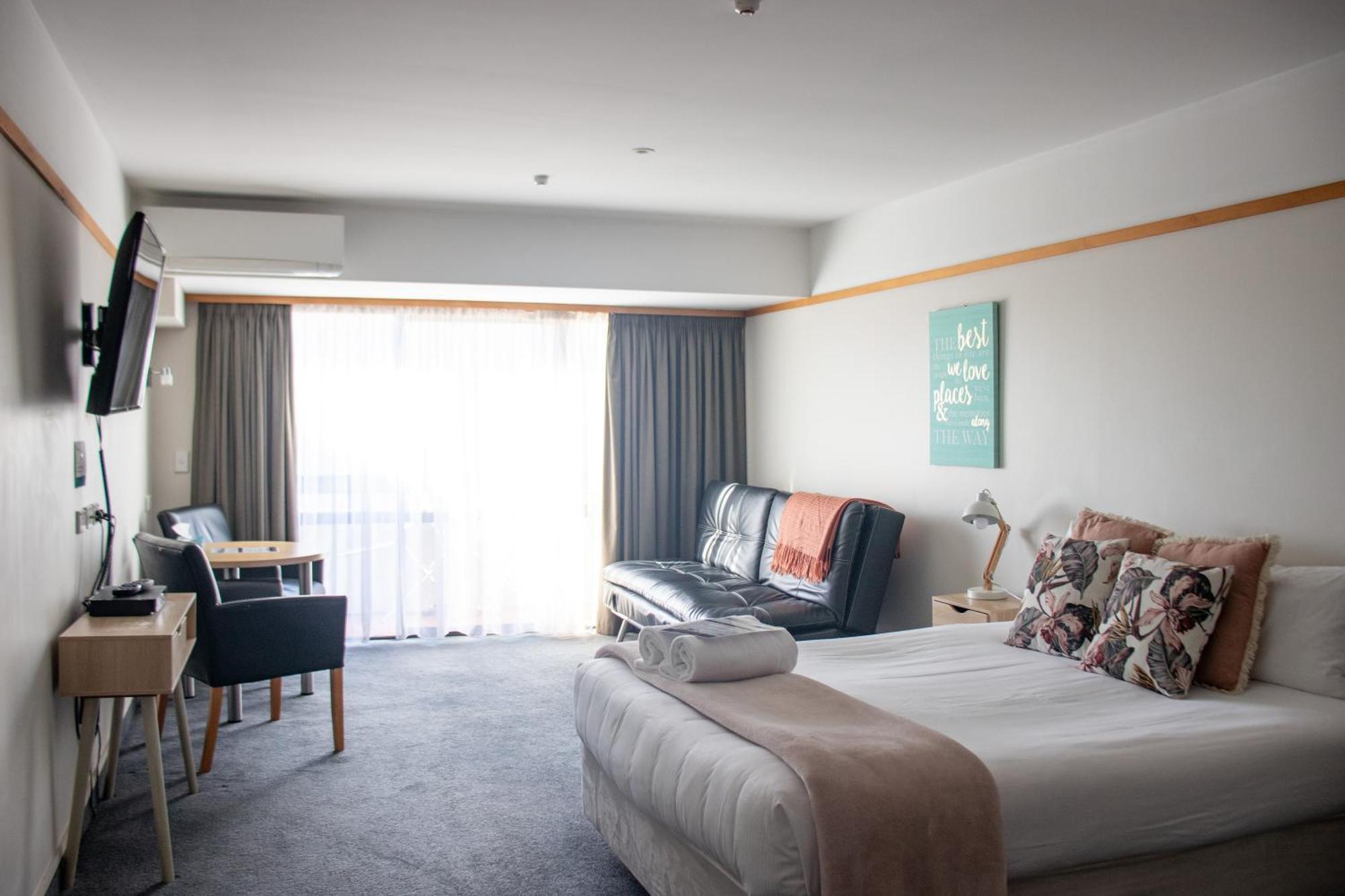 נלסון The Beachcomber Hotel מראה חיצוני תמונה